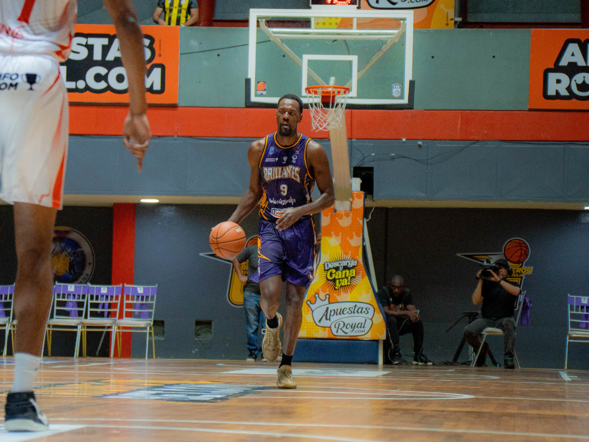 Carlos Páez y Telvin Glass tomaron la batuta ante Diablos de Miranda