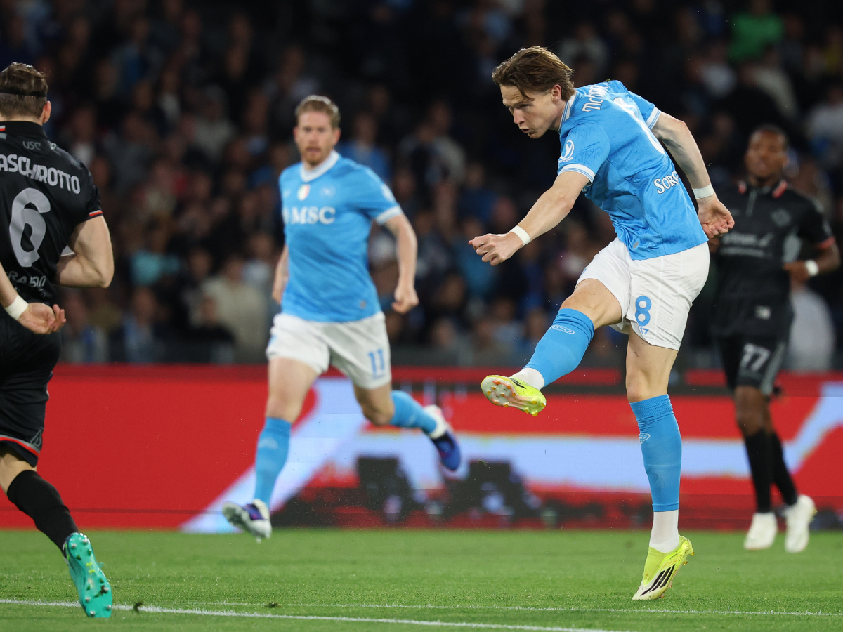 El Napoli estira la definición de la Serie A
