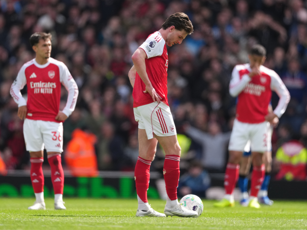 El Arsenal sigue sin poder bajarle el martillo a la Premier