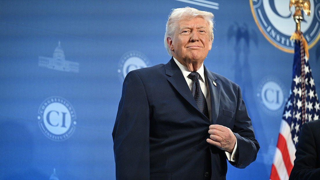 Donald Trump eliminó la imagen que publicó en sus redes representado como Jesucristo