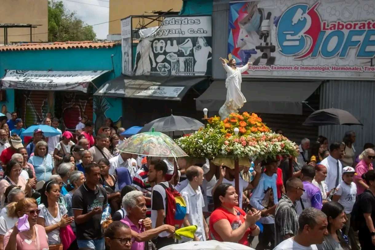 Fieles de los Valles del Tuy celebraron la Resurrección de Cristo 