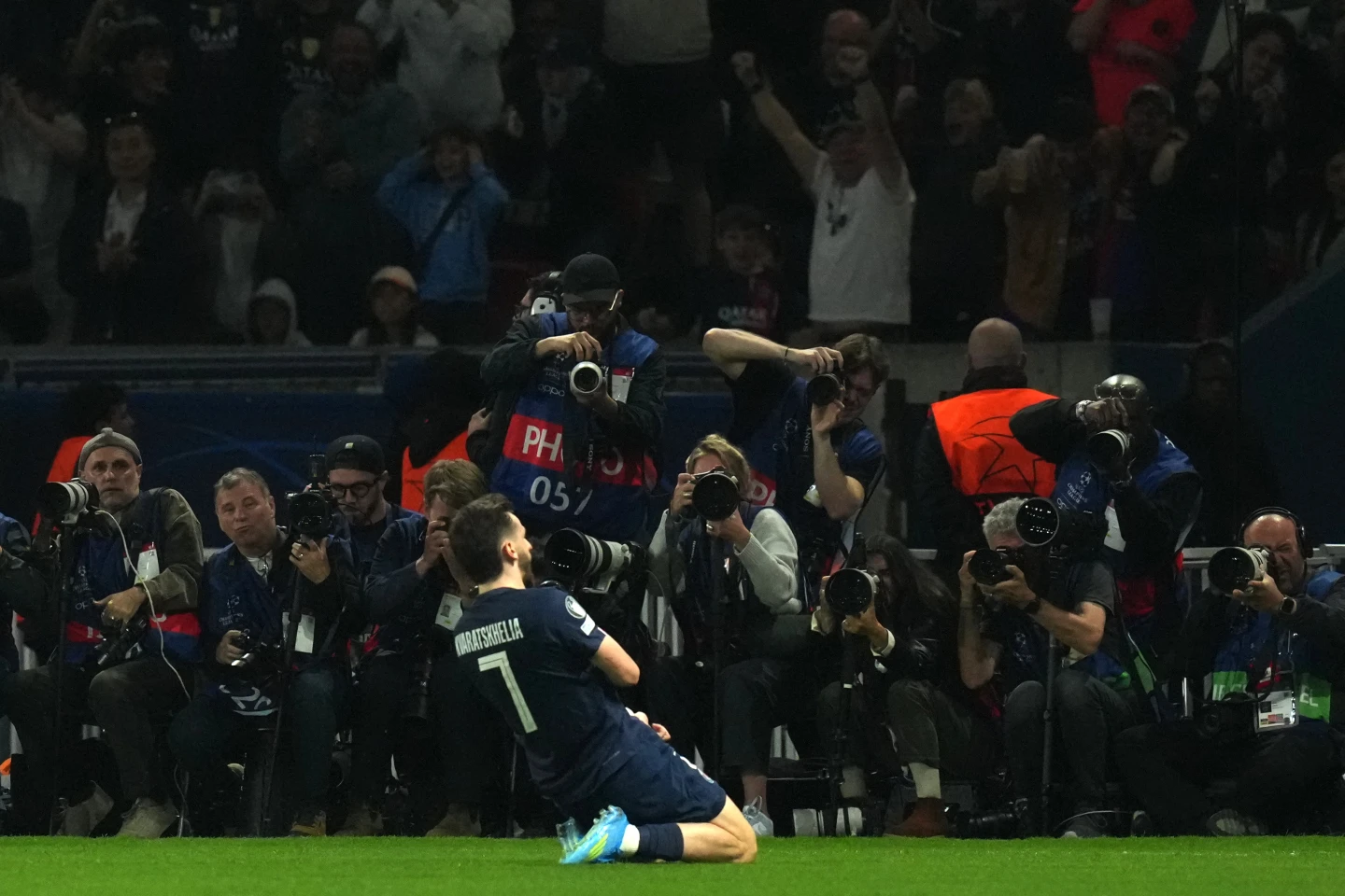 PSG ganó en casa al Liverpool 2-0 en la ida de los cuartos de final