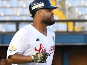 Líderes pisó fuerte y venció a Caciques con autoridad