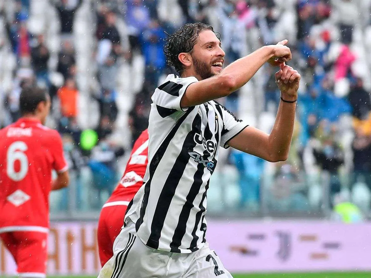 Manuel Locatelli podría extender su pasantía en la Juve