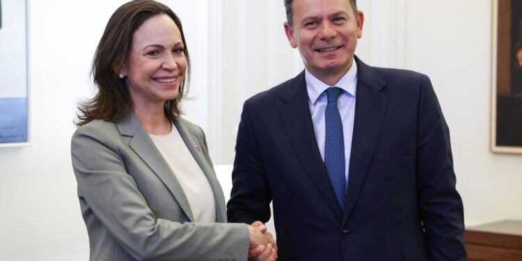 Ministro de Portugal recibe a María Corina Machado 'con la mirada puesta' en futuro de Venezuela