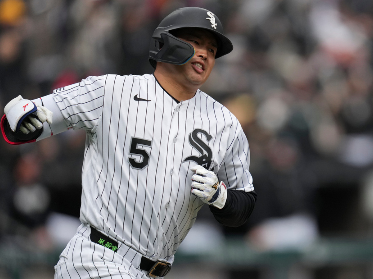 Murakami hace historia para Japón con su primer jonrón en Chicago