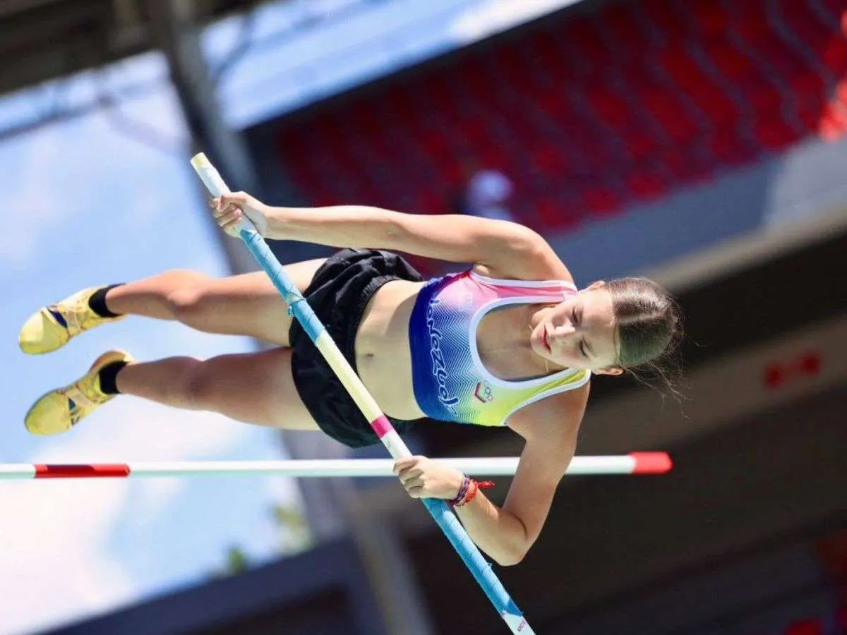 Saavedra campeona en salto con garrocha