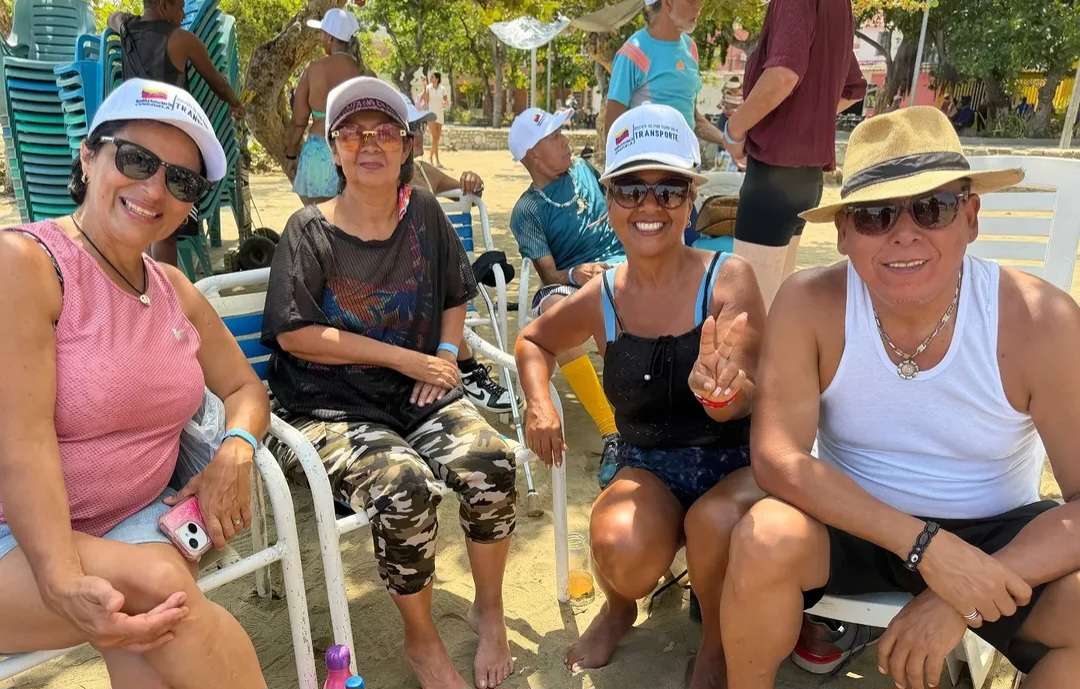 Más de 100 jubilados disfrutan jornada recreativa en La Guaira