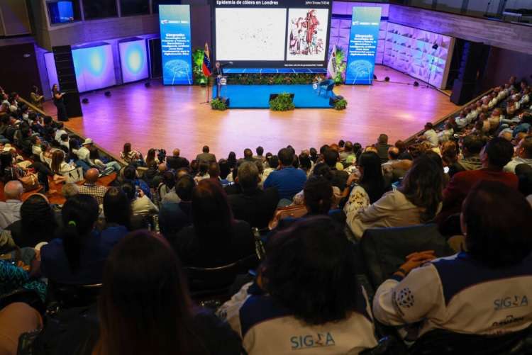 Ministra Jiménez destaca rol geopolítico de la IA y la digitalización