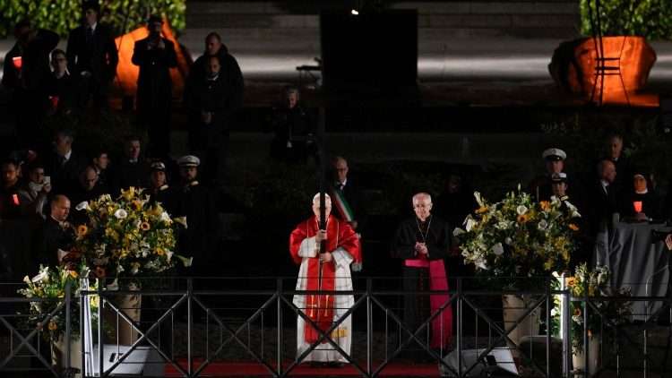 El Papa al presidente israelí: es necesario reabrir todos los canales de diálogo