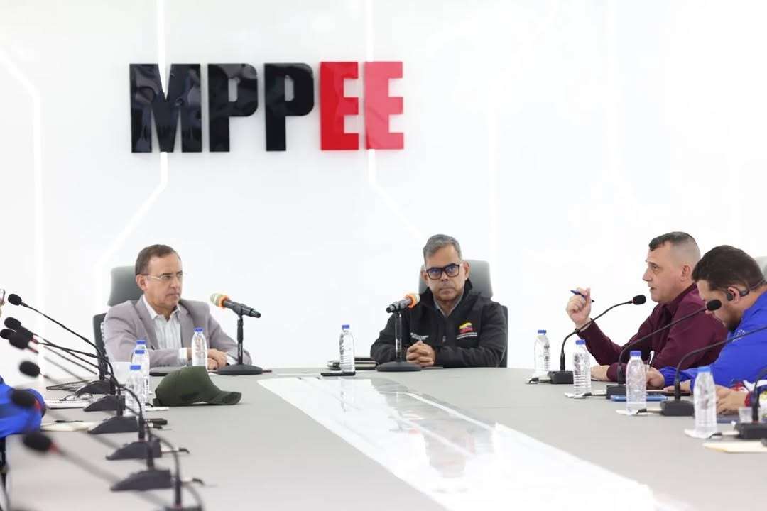 Instalan mesa nacional para la atención de los servicios públicos