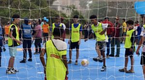 Reinauguran cancha deportiva en Carayaca