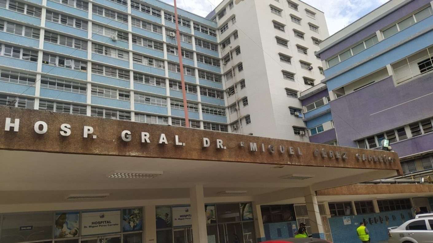 Reportan 80 % de ejecución en obras del hospital Pérez Carreño