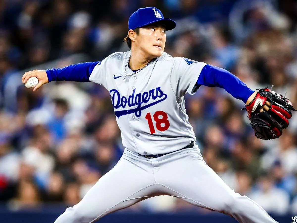 Yoshinobu Yamamoto domina sin complicación a los Azulejos 