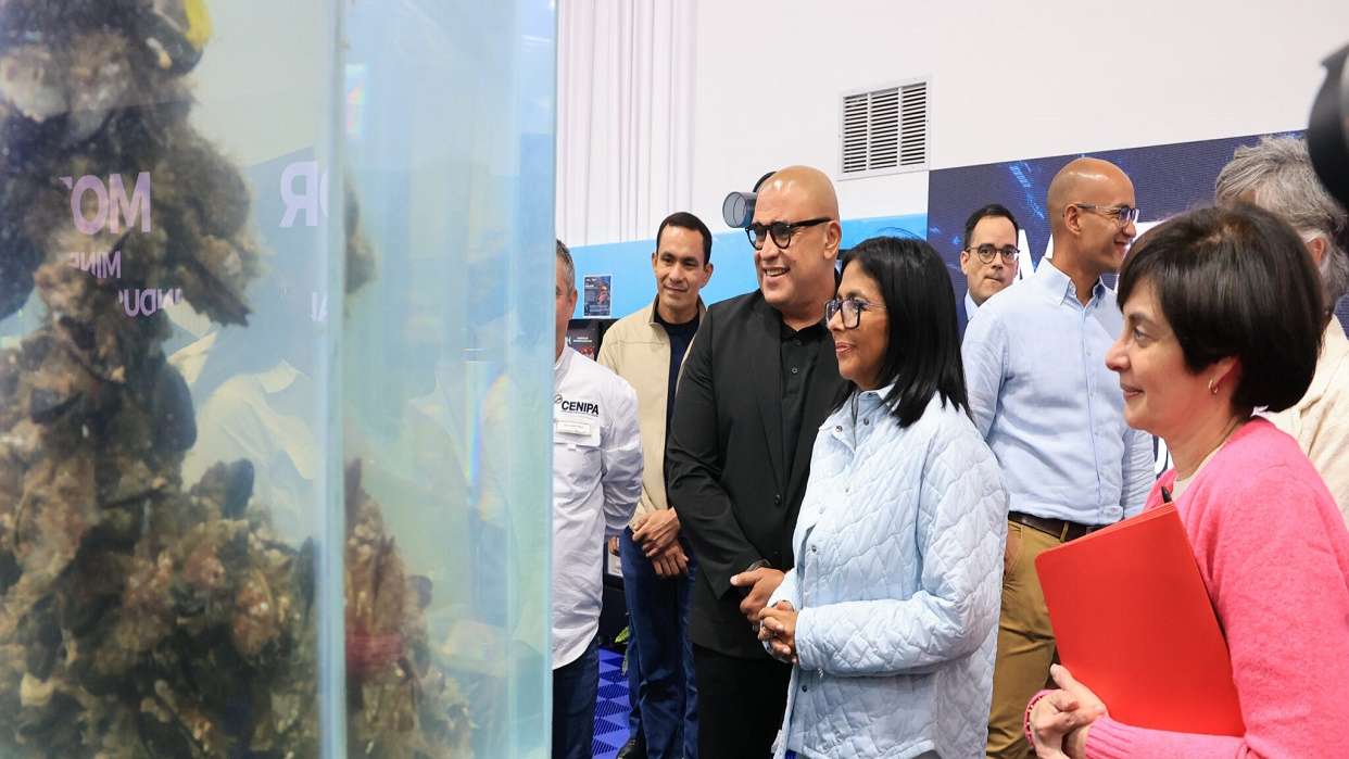 Presidenta (E) anuncia registro para integrar a científicos al sector productivo