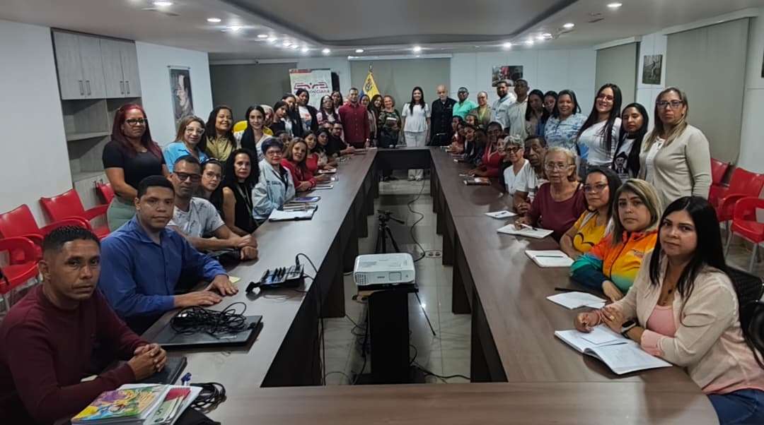 Ciara y Contraloría capacitan a funcionarios en atención ciudadana