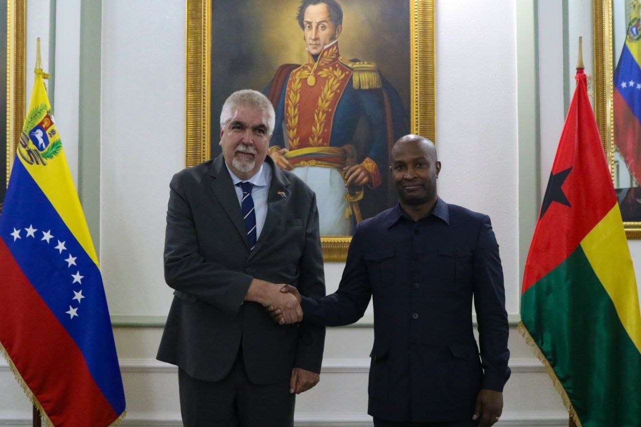 Canciller de Guinea-Bissau llega a Venezuela