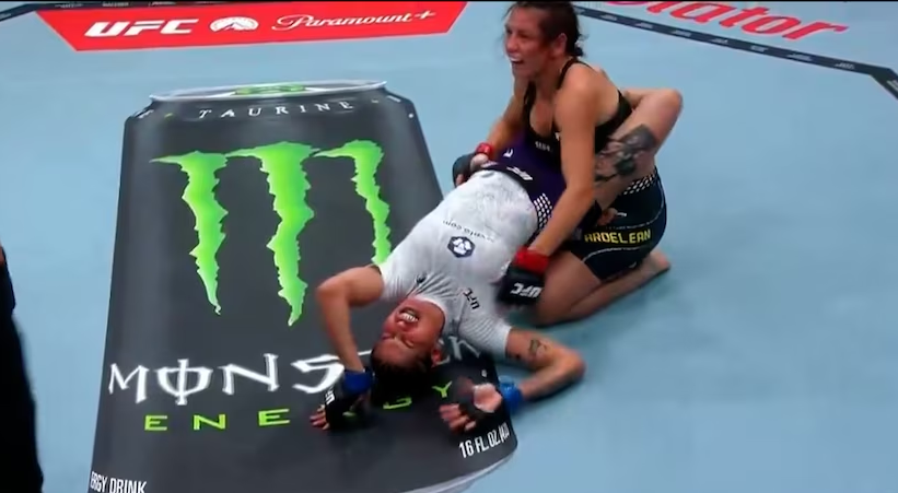 Luchadora de UFC ganó con un movimiento nunca antes visto y le dieron un bono de 50 mil dólares