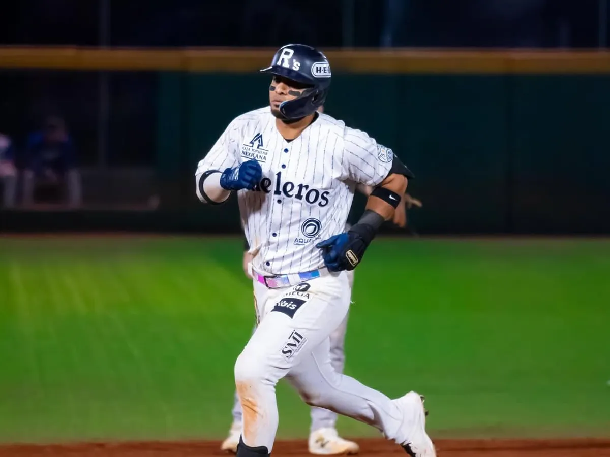 Ángel Reyes hace historia en el beisbol de México