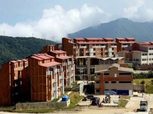 Rehabilitan cancha deportiva multifuncional en Ciudad Caribia