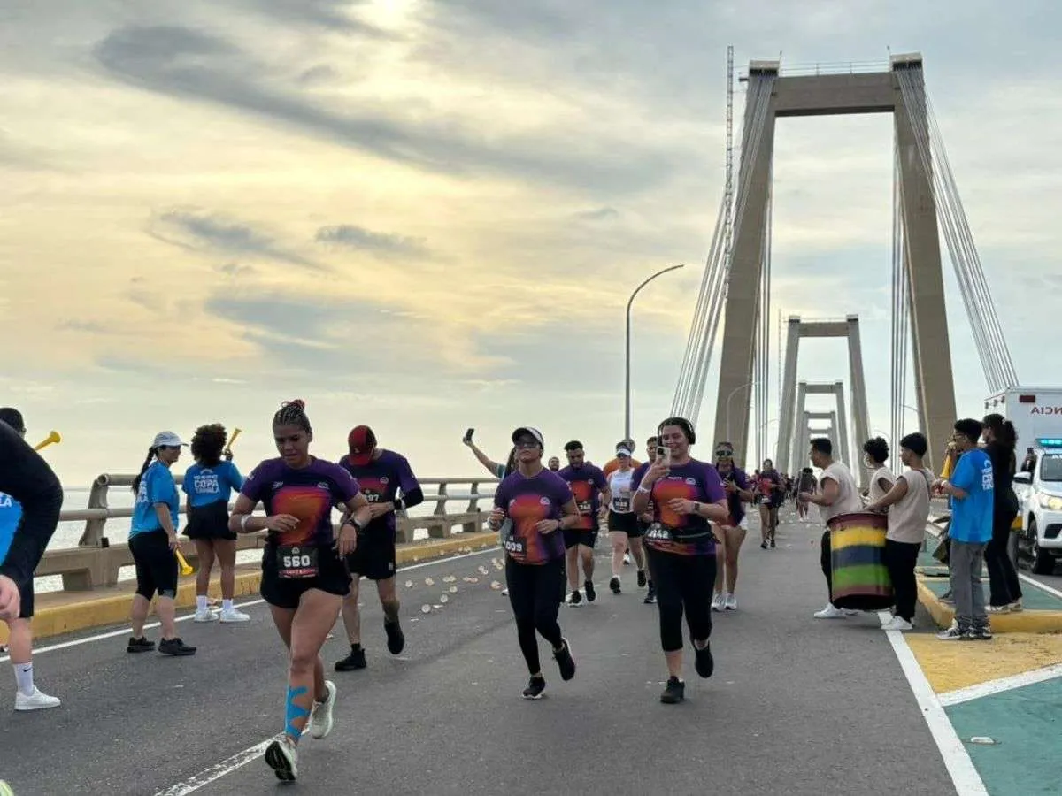 2.000 atletas cruzaron el Puente sobre el Lago
