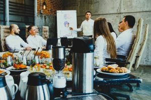 Sol Sthormes | Catering corporativo: ¡Activo estratégico para la productividad en Venezuela!