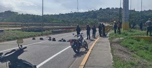 Colapsó puente que une a Cabudare con Barquisimeto