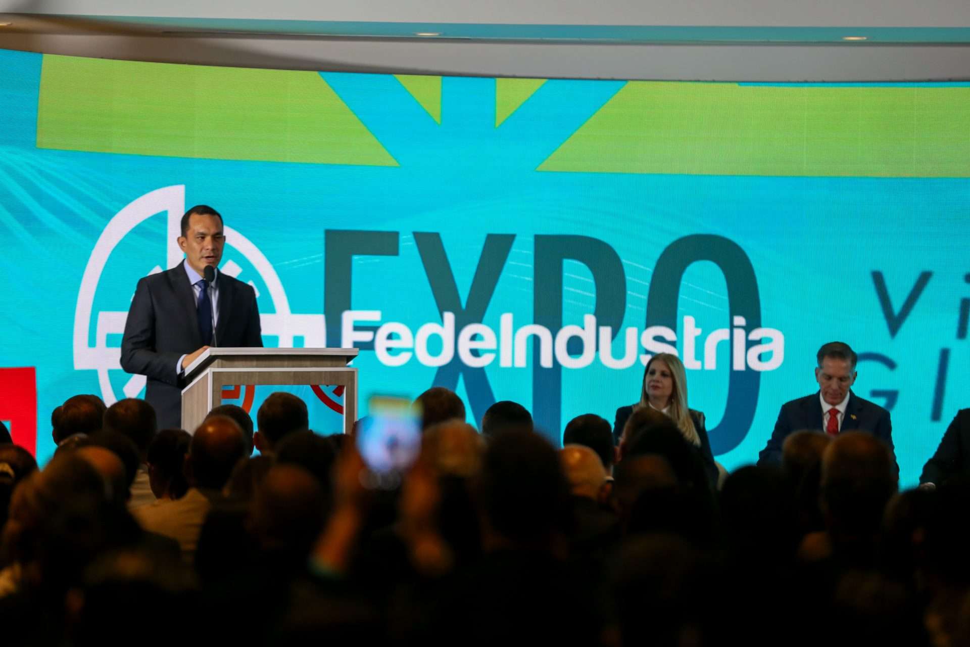 Impulsan aceleración de trámites administrativos para reducir la burocracia y fortalecer la inversión