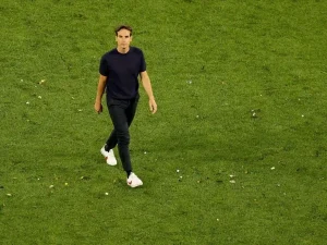 Íñigo Pérez deja el banquillo de Rayo Vallecano
