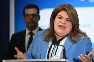 Gobernadora de Puerto Rico asegura que EEUU atacará Cuba la próxima semana