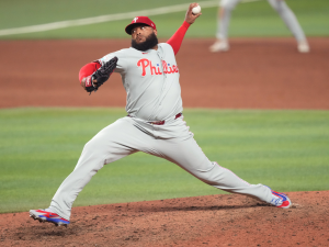 José Alvarado en gran nivel dentro del bullpen de los Filis