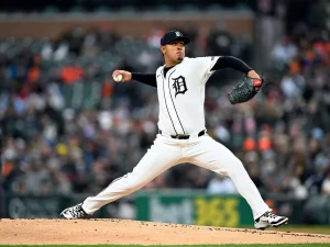 Keider Montero buscará estabilizarse ante Texas