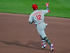Schwarber se mantiene fuera de la alineación de Filis por enfermedad