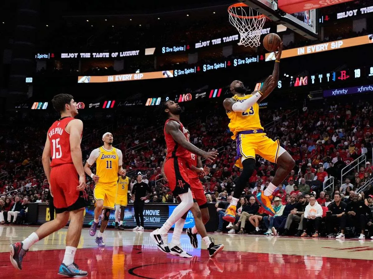 Lakers eliminan a los Rockets con liderazgo de LeBron