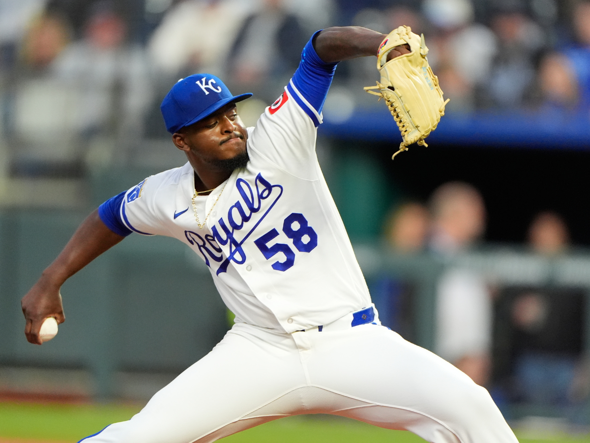Luinder Ávila mejora dentro del bullpen de Kansas City
