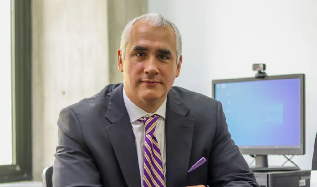 Luis Oliveros explica la 'realidad fiscal' que obstaculiza al aumento salarial