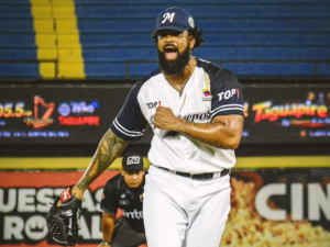 Carlos Linarez impulsó el triunfo de Marineros con Grand Slam