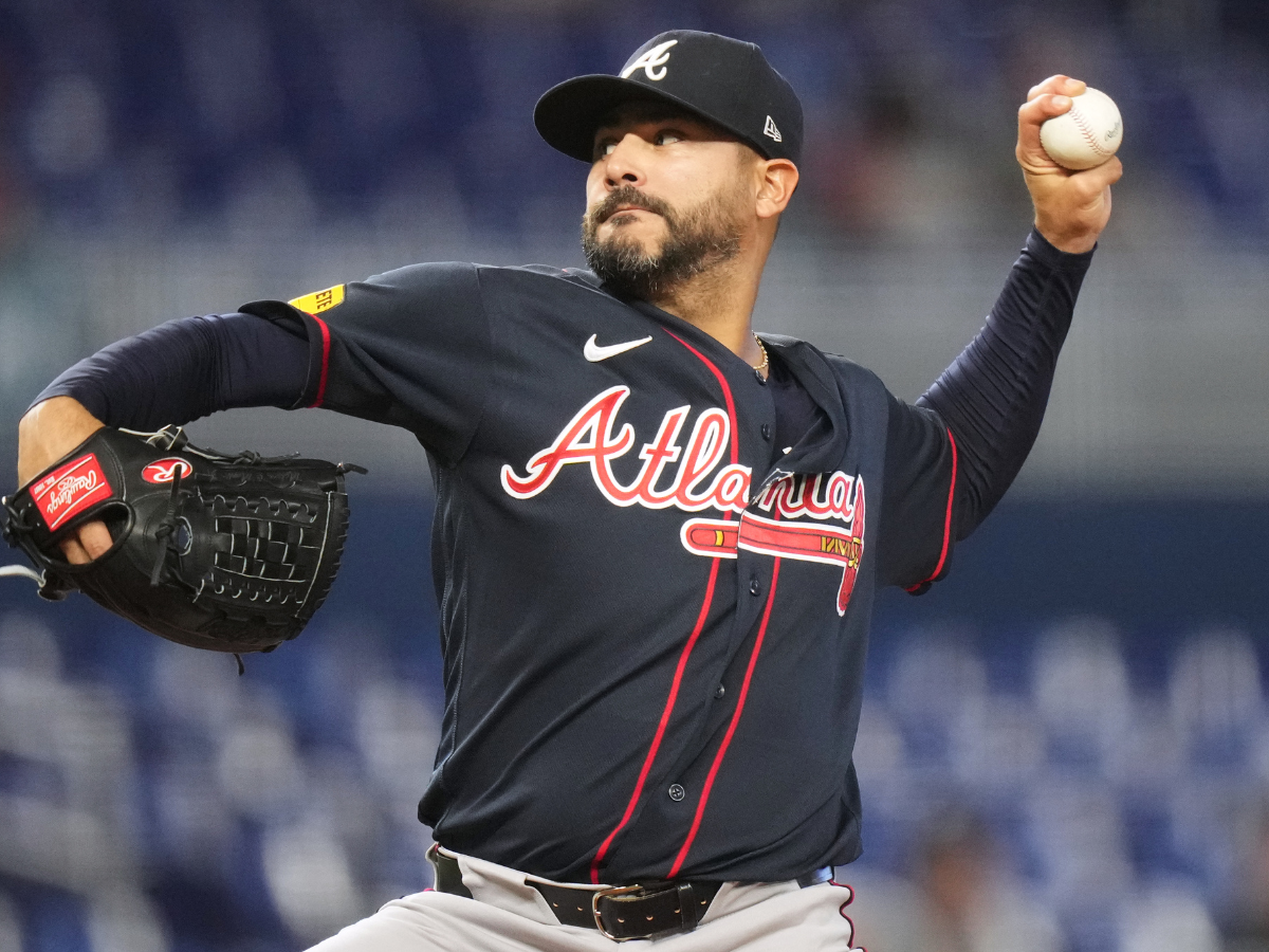 Pérez fija marca personal de 10 ponches y sigue brillando