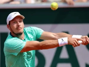 Pablo Carreño avanza a los octavos de final de París