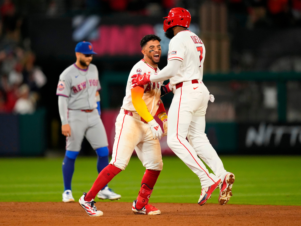 Oswald Peraza decide con hit de oro en victoria de Angelinos