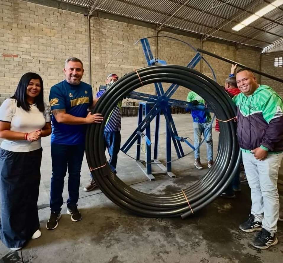 Inauguran fábrica de mangueras y tuberías en Anzoátegui