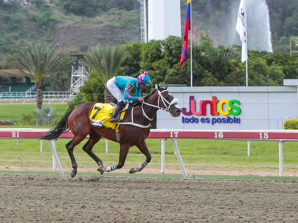 Princesa Fina sobrada en el Clásico Gustavo Ávila