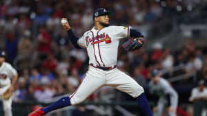Ahora Robert Suárez va por Felipe Rivero en salvados