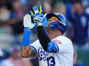 Salvador Pérez abrió agosto con fuerza