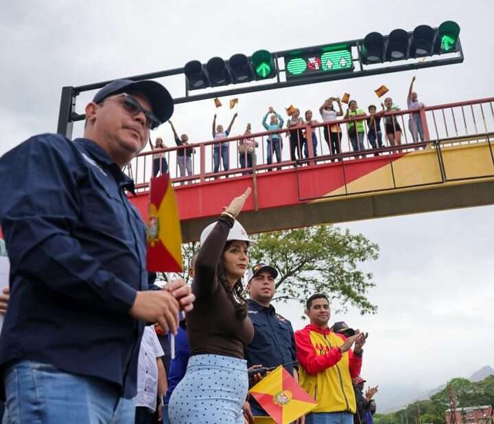 Inauguran moderna intersección vial en avenida Universidad de El Limón