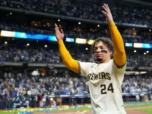 Evolución de Contreras enamoró a Milwaukee