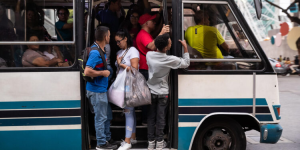 Transportistas y autoridades trabajan en un subsidio para estudiantes y personas de la tercera edad
