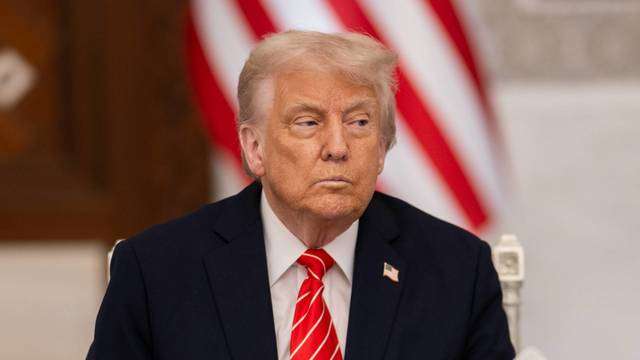 Trump anuncia suspensión temporal de 'Proyecto Libertad' en el estrecho de Ormuz