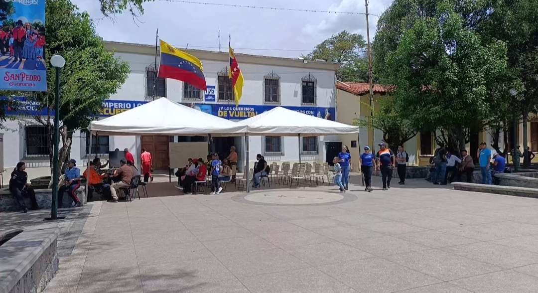 Instalado puesto de comando en Guarenas tras sismo