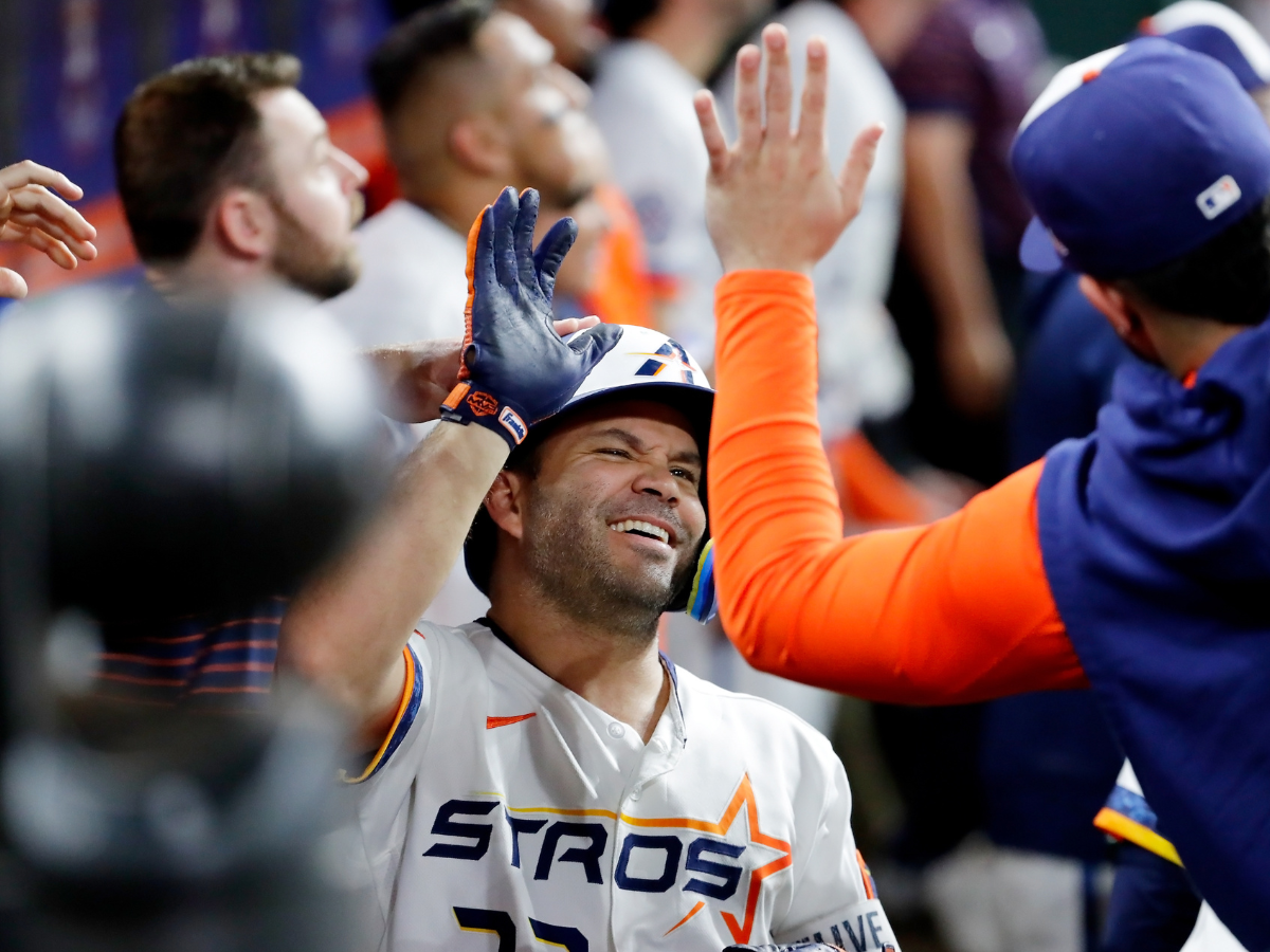 José Altuve conecta jonrón en derrota de los Astros